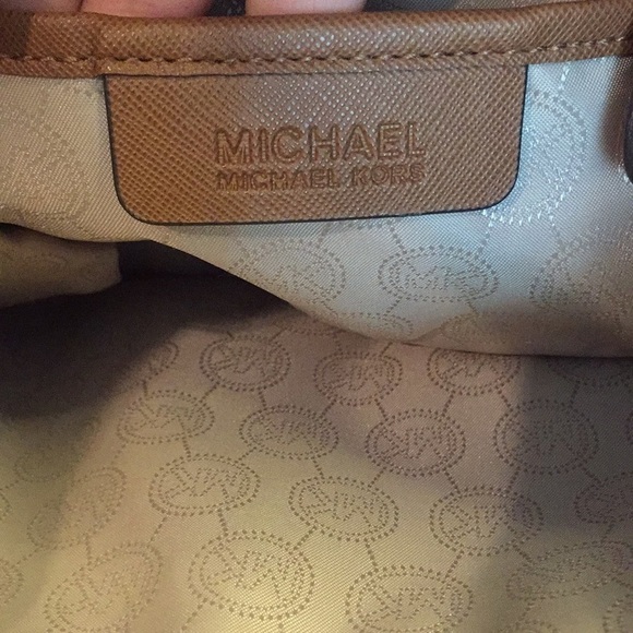 Michael Kors Jet Set Nylon Large Pocket Tote - Picture 16 of 16